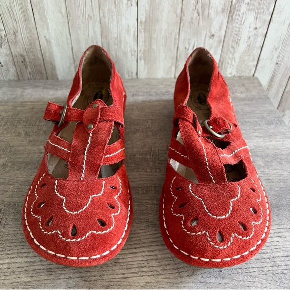 Dr. Scholl's Red Suede Mary Jane Flats Embroidered Women’s 8.5 - Picture 3 of 5